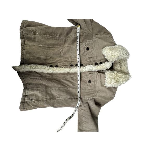 Black Rivet corduroy trucker jacket with a faux fur collar and trim
Size L - Picture 12 of 16